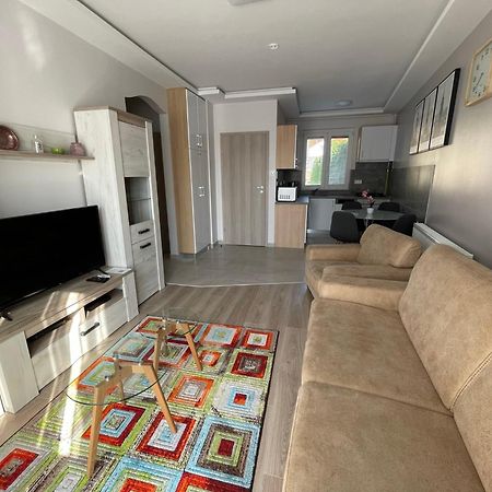 Lara Lux Apartment Hajduszoboszlo Bagian luar foto