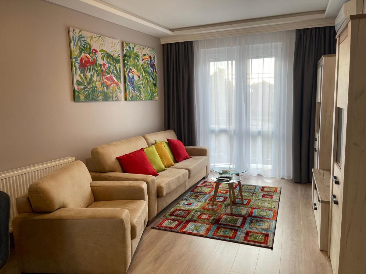 Lara Lux Apartment Hajduszoboszlo Bagian luar foto